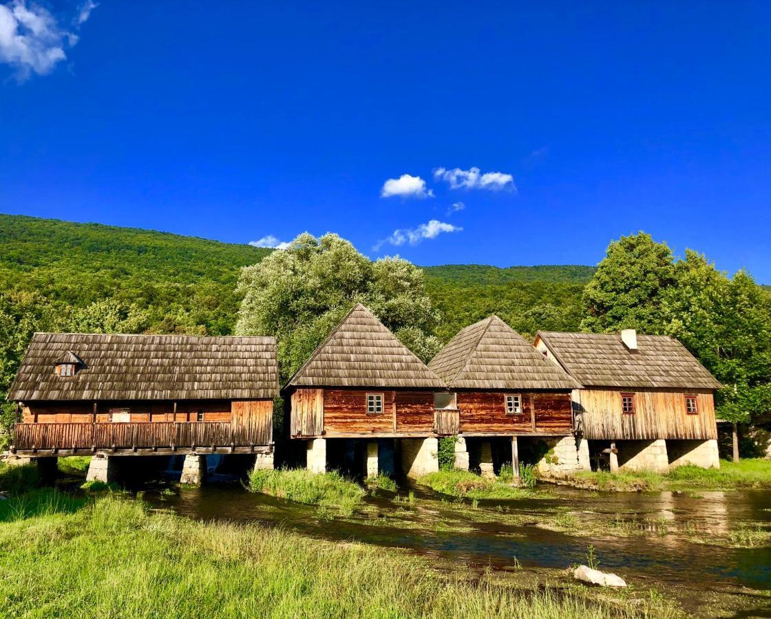 Holiday House "Mimoza" 2 Massage Pools Villa Otocac Exterior photo